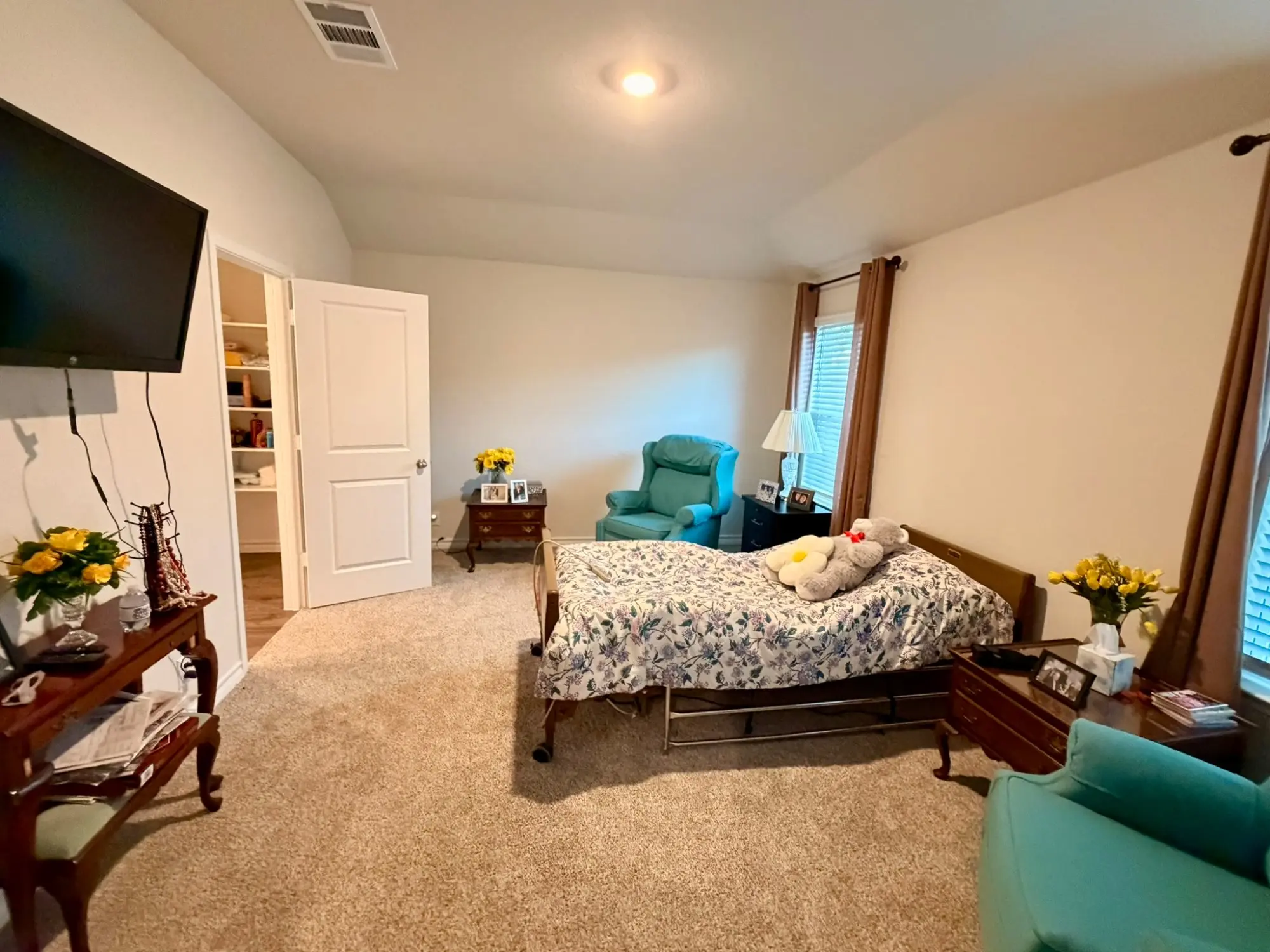 Spacious bedroom suite